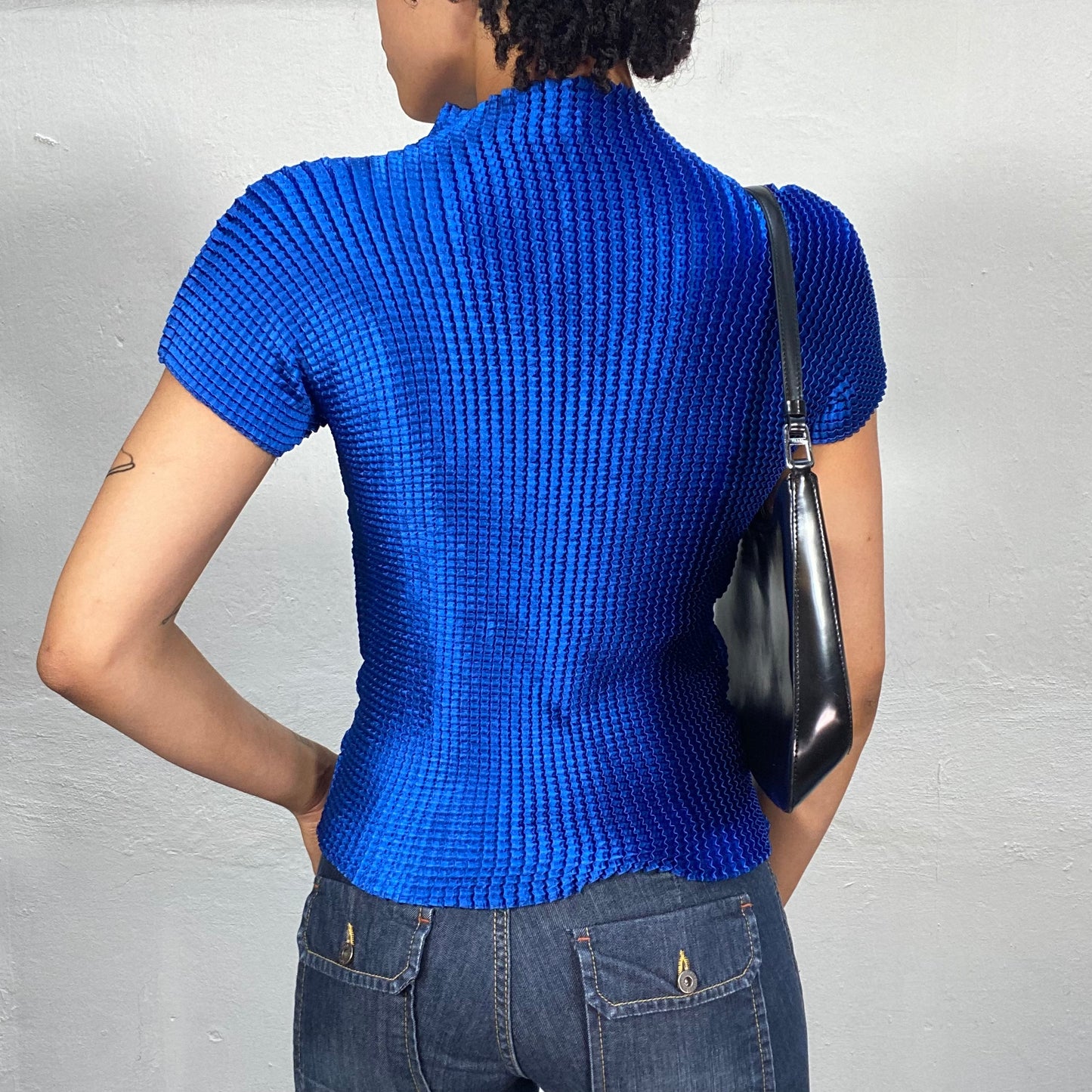 Vintage 2000's Funky Electric Blue Plissee Shirt (S/M)