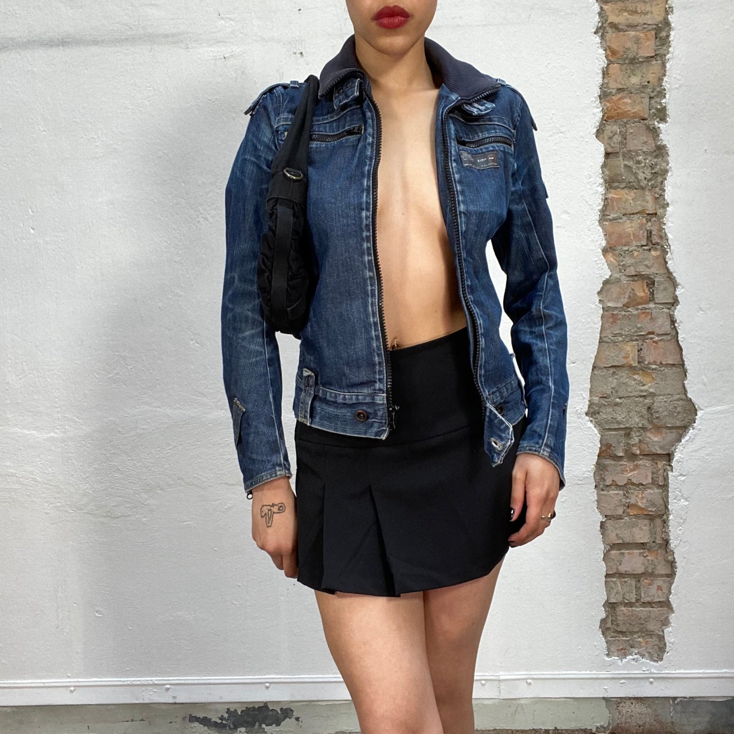 Vintage 2000's Grunge Dark Wash Denim Jacket with Zipper Details (S)