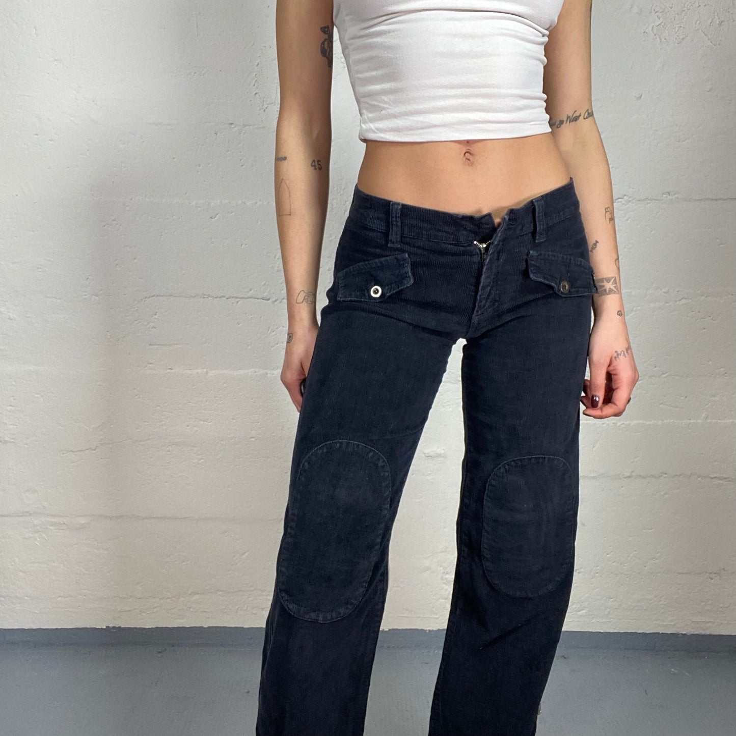 Vintage 90's Sleaze Dark Denim Low Waist Pants with Straight Cut and Pockets Detail (S)