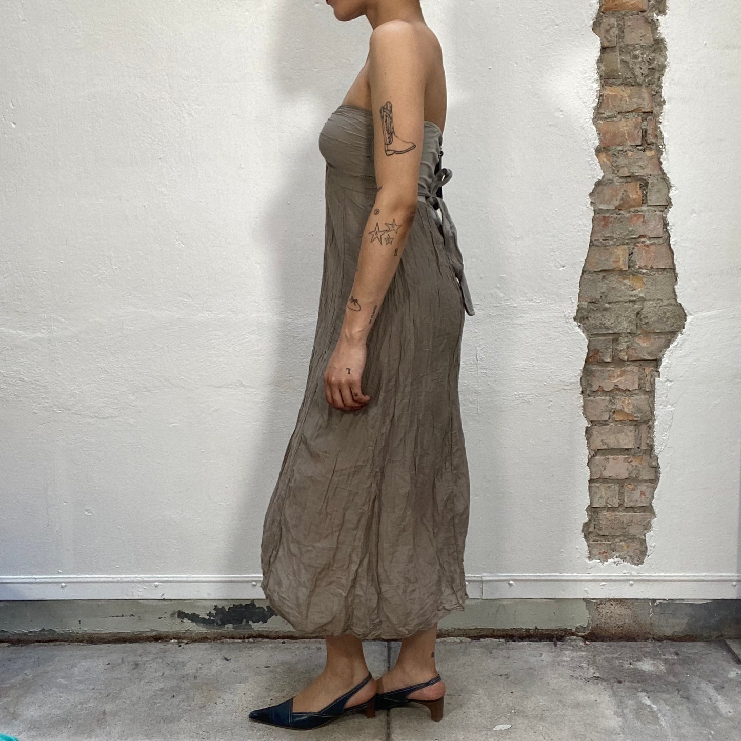 Vintage 2000's Indie Sleaze Khaki Strapless Dress with Wrinkly Look (S)