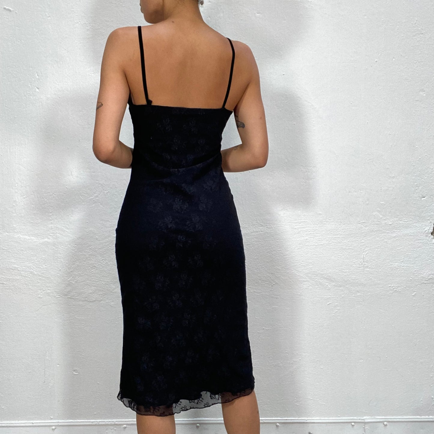 Vintage 2000's Festive Black Lace Midi Dress (S)