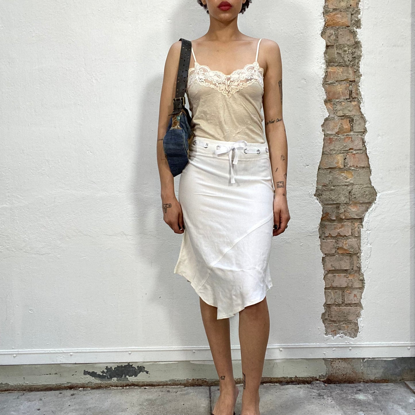 Vintage 2000's Grunge White Pointed Midi Skirt with Tie in the Front Detail (S)