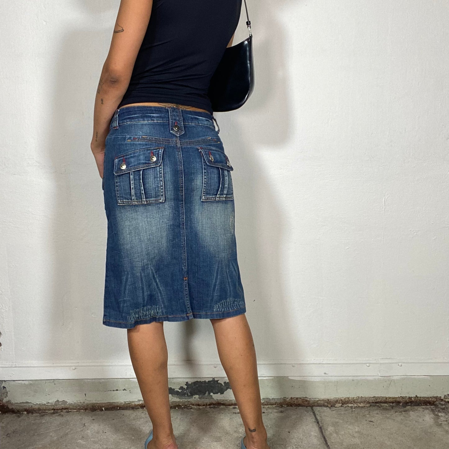 Vintage 90's Washed-Out Denim Midi Skirt with Eye-Catching Red Seams and Silver Zipper Accents (S)