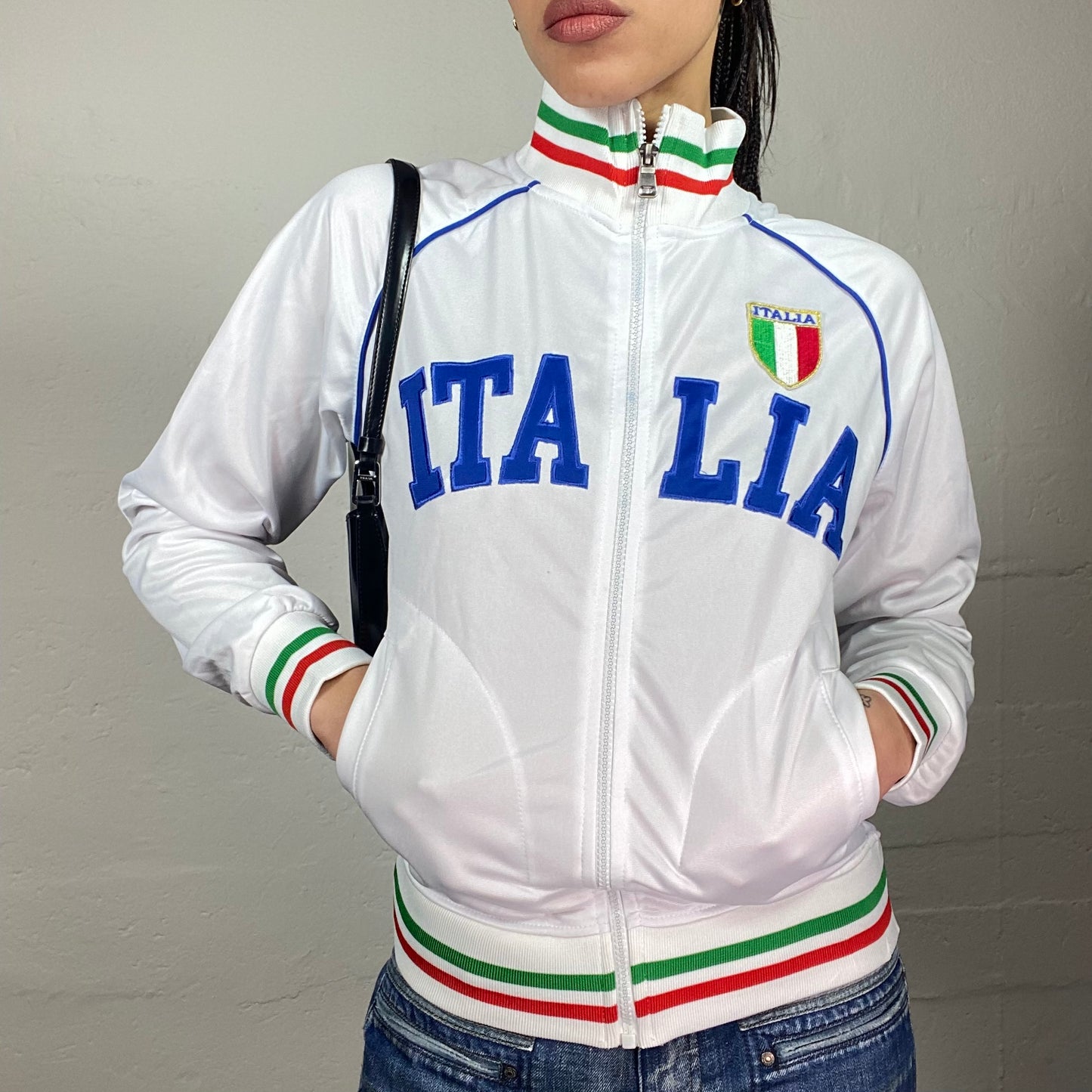 Vintage 2000's Italia Sporty White Zip Up Jacket with Flag Highneck Detail (S/M)