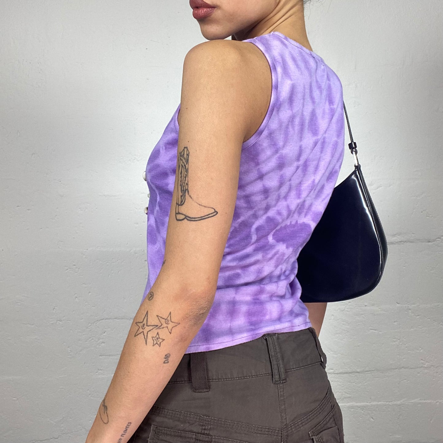 Vintage 2000's Surfer Girl Purple Tie Dye Top with Seashells Embroidery Detail (S)