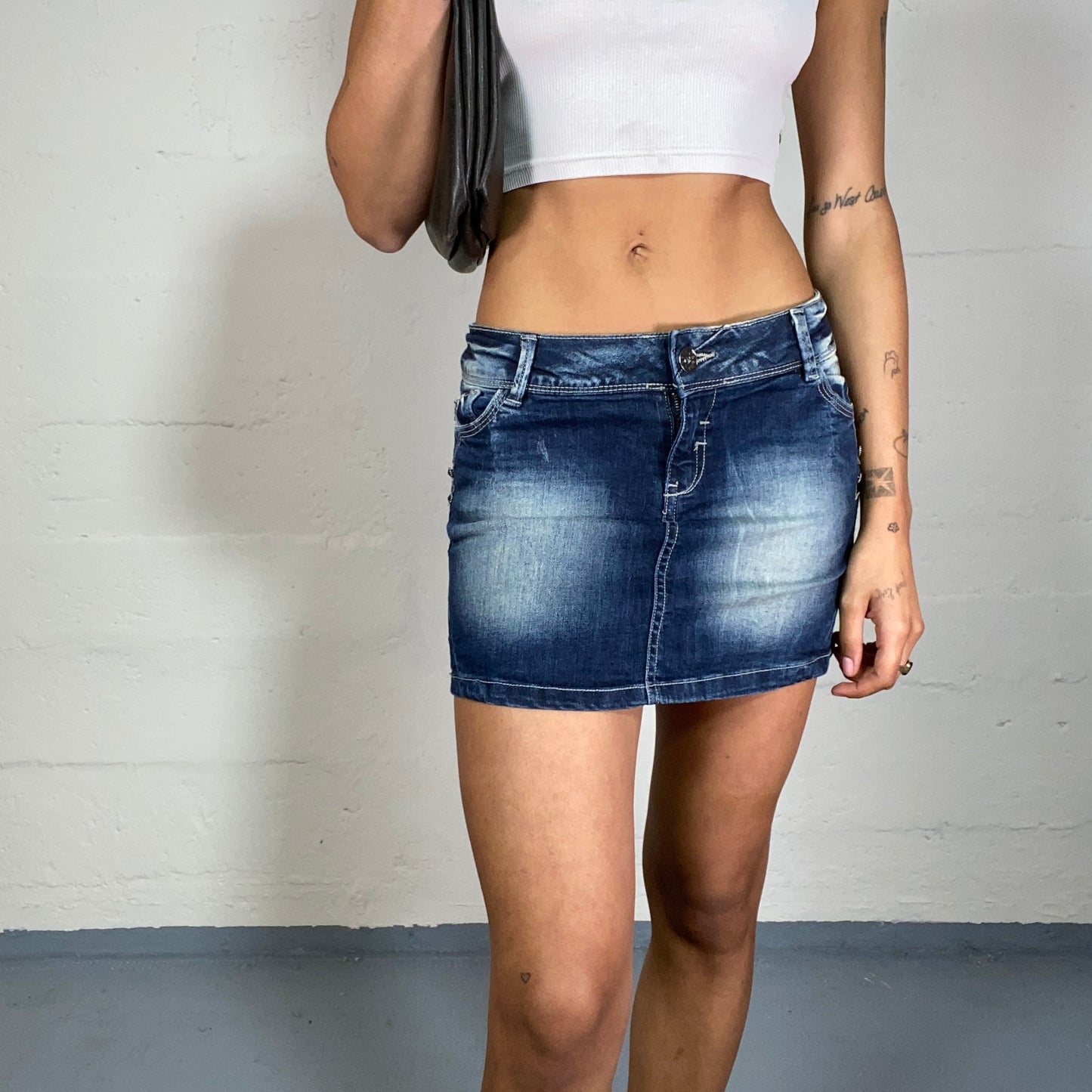 Vintage 2000's Archive Dark Acid Wash Denim Mini Skirt (S)