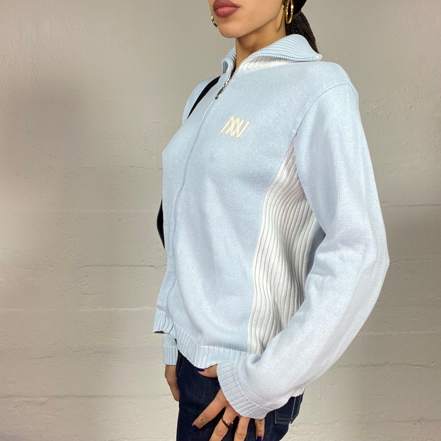 Vintage 2000's Cute Girl Baby Blue Zip Up Pullover (M)