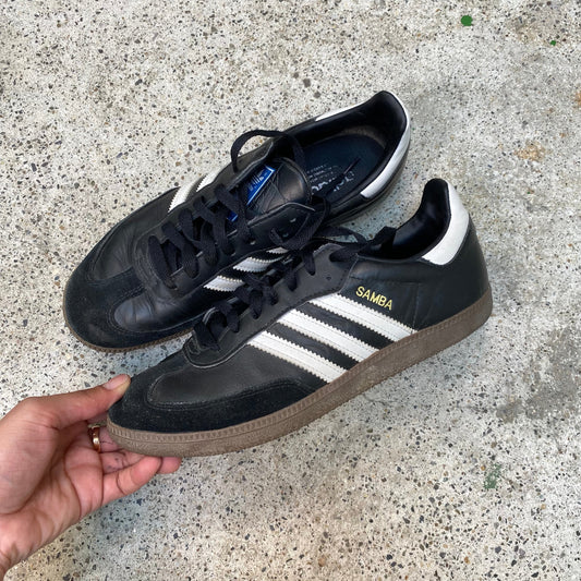 Vintage 2000's Adidas Black Sambas (40 2/3)