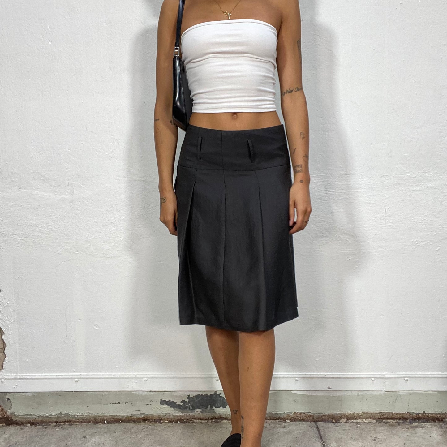 Vintage 90's Classic Grey Midi Pleated Skirt with Tailored Material (S)