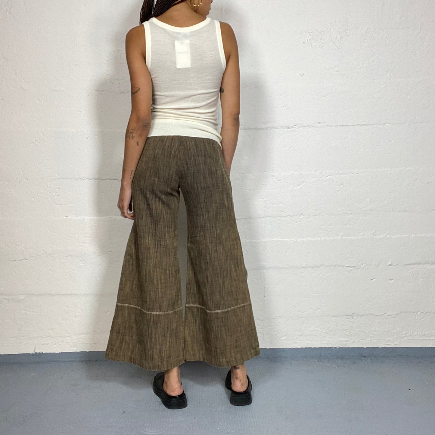 Vintage 2000's Cyber Khaki Culotte Pants with Wide Leg Detail (XS/S)