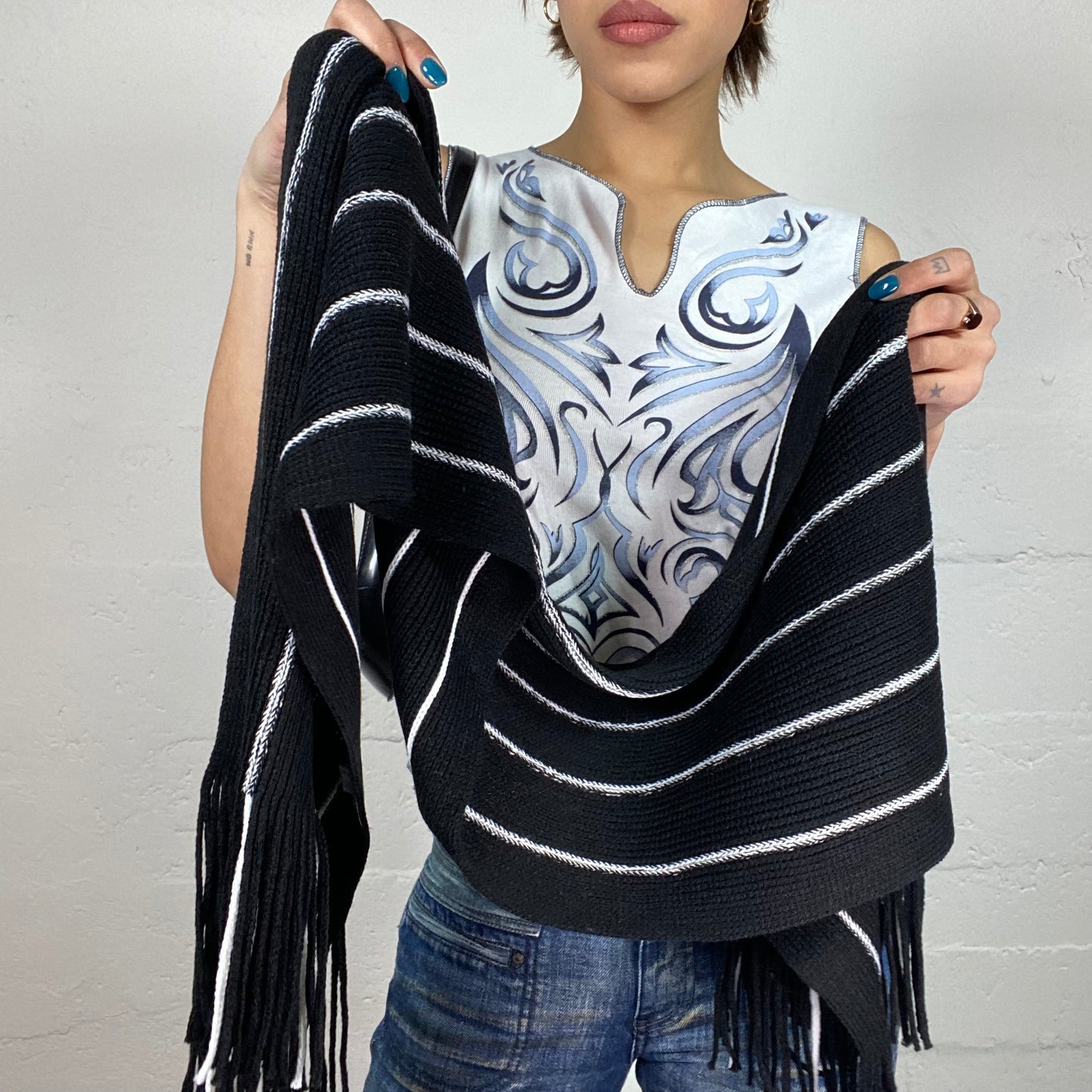 Vintage 2000's Black Striped Scarf