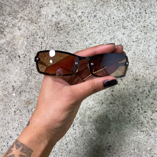 Vintage 90's Model Off Duty Brown Sunglasses with No-Frame-Look