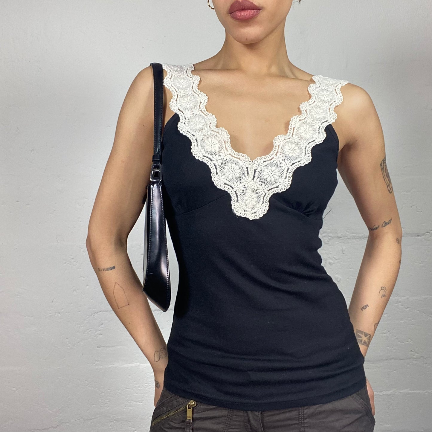 Vintage 2000's Coquette Girl Black Top with White Floral Lace Trim Detail (S)