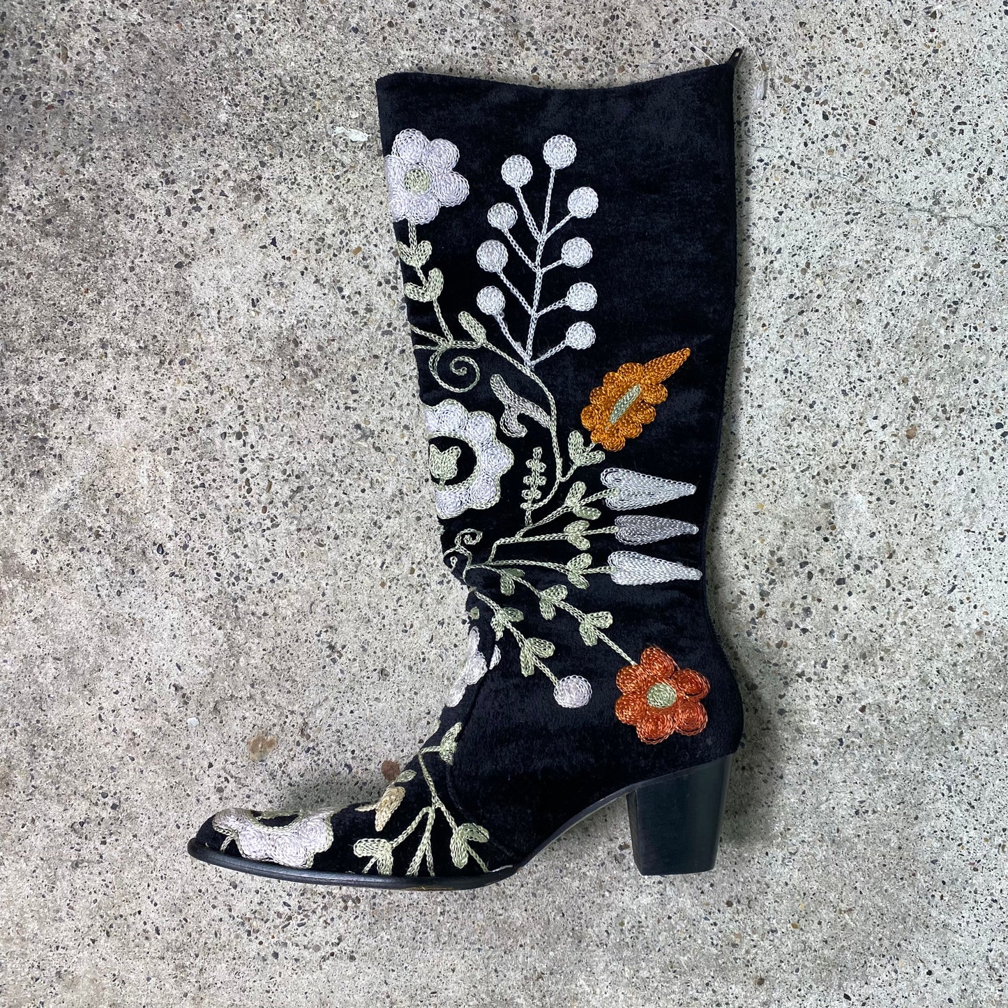 Vintage 2000's Western Black Floral Embroidery Cowboy Boots (38)