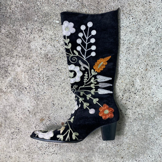 Vintage 2000's Western Black Floral Embroidery Cowboy Boots (38)