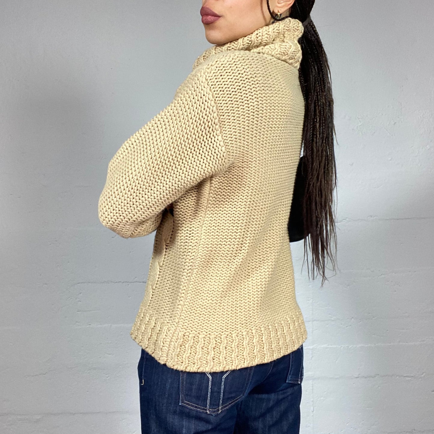 Vintage 90's Rory Gilmore Beige Cozy Turtleneck Jumper with Knitted Decoration (M)