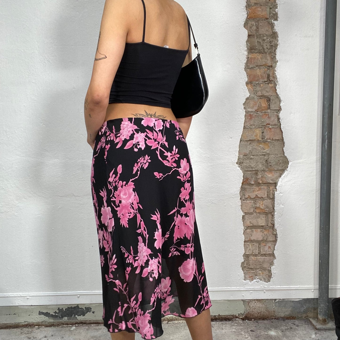 Vintage 90's Downtown Girl Black Midi Skirt with Pink Floral Print (S/M)