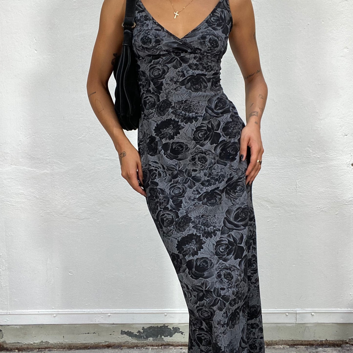 Vintage 90's Phoebe Buffay Grey Maxi Dress with Black Rose Print (S)