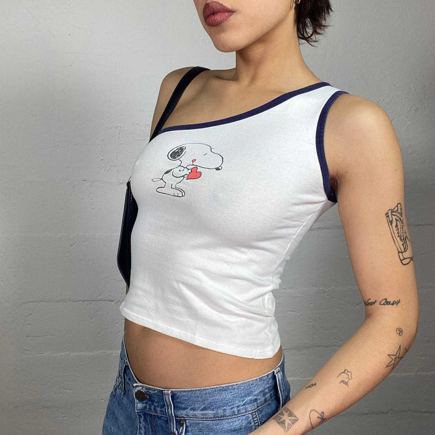 Vintage 2000's Cute Girl White One Shoulder Top with Snoopy Cartoon Print (M)