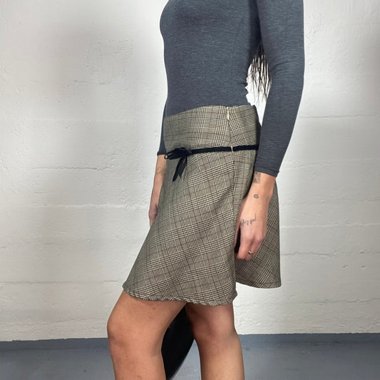 Vintage 2000's Gorpcore Grey Box Skirt with Checkered Print and Bow Detail (M)