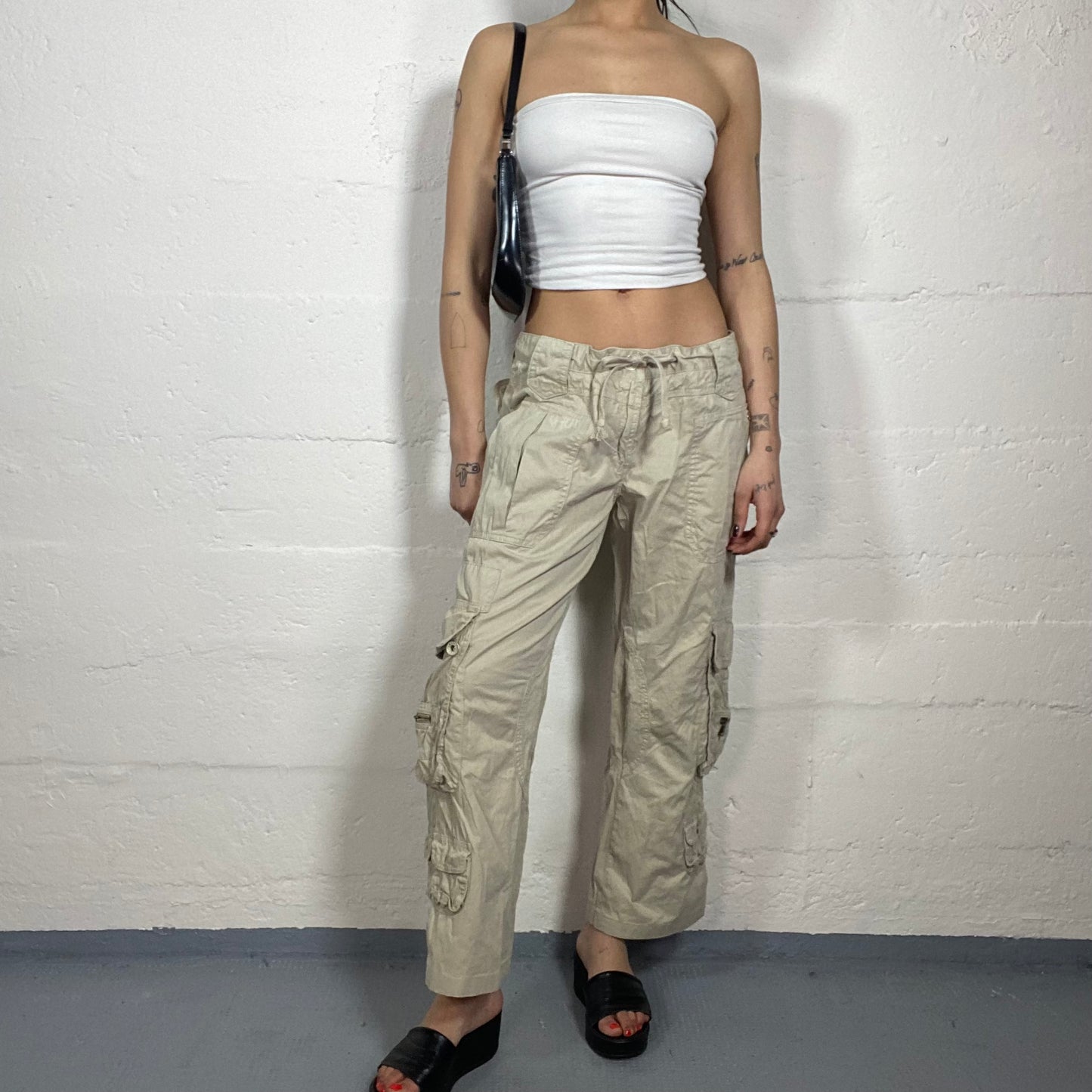 Vintage 2000's Cyber Beige Low Waist Cargo Pants with Big Pockets Detail (S)