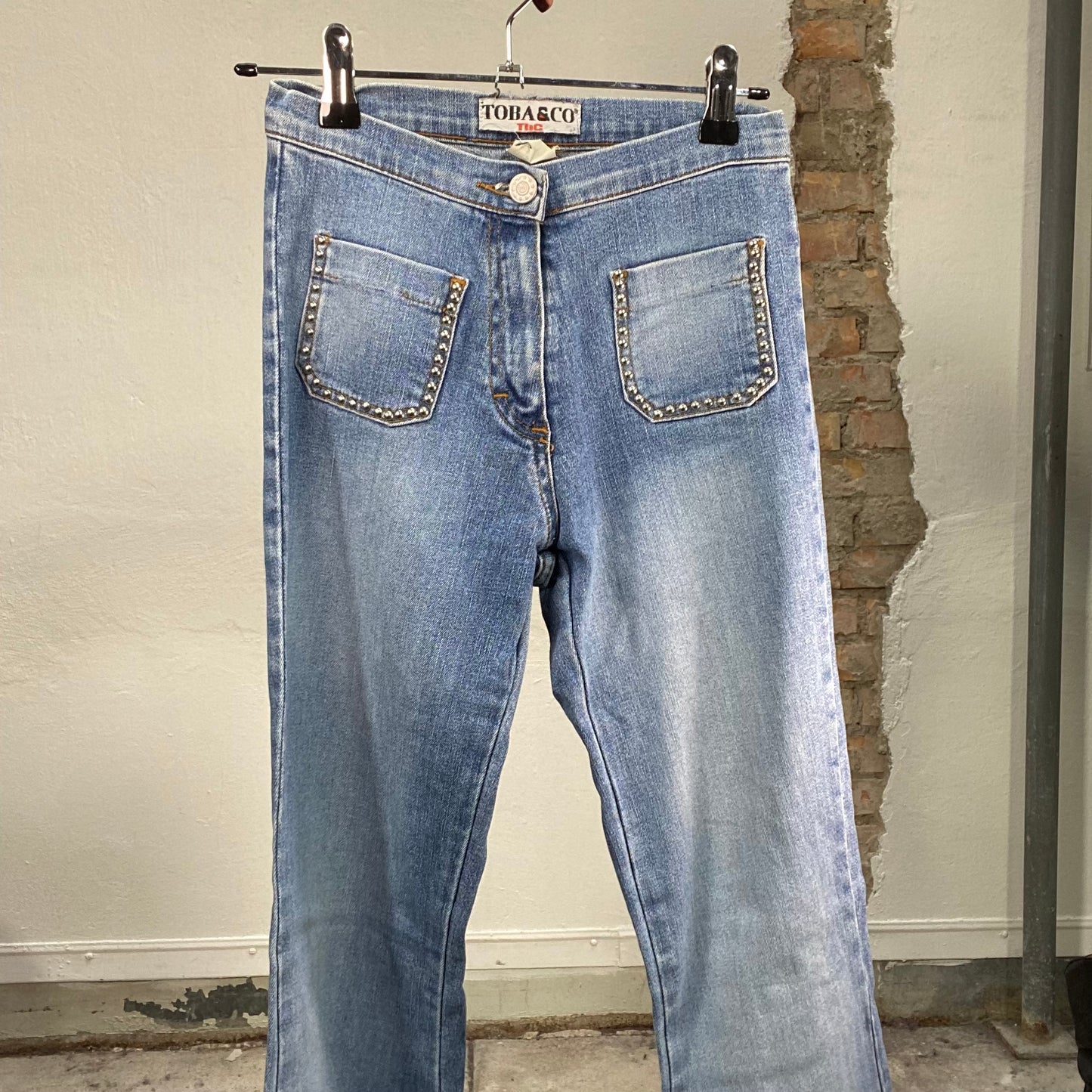 Vintage 2000's Western Light Wash Flared Jeans with Silver Stud Details (XS)