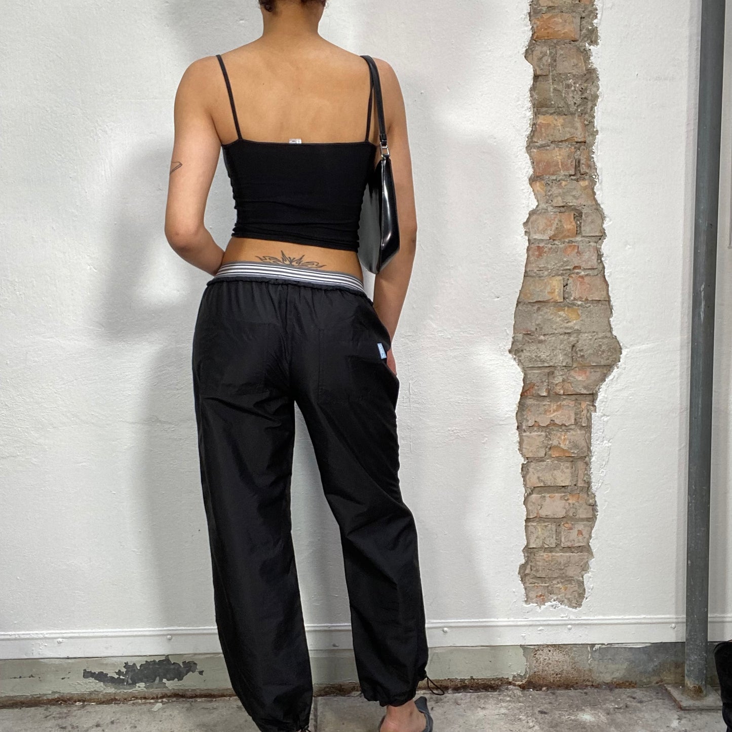 Vintage 2000's Streetstyle Black Parachute Track Pants (S)