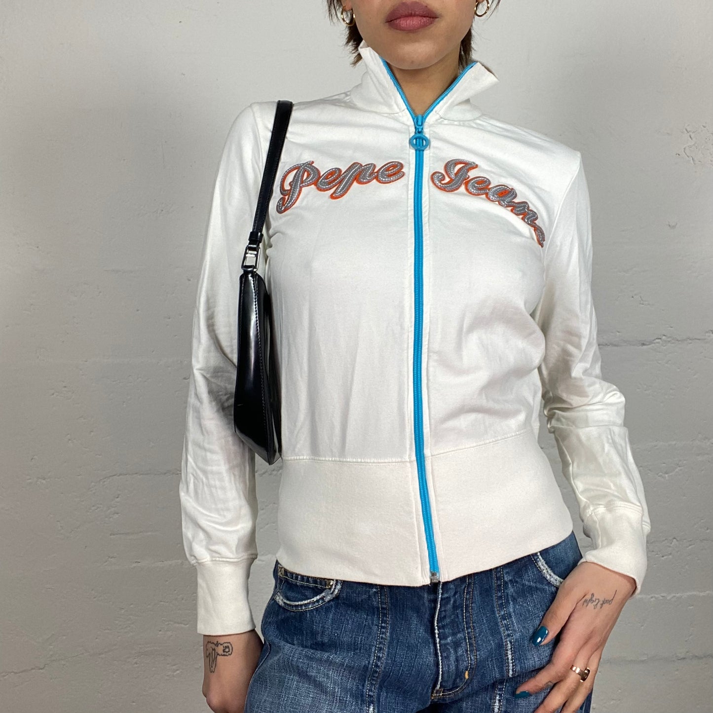 Vintage 2000's Pepe Jeans Sporty White Zip Up Sweater with Brand Name Print (S)