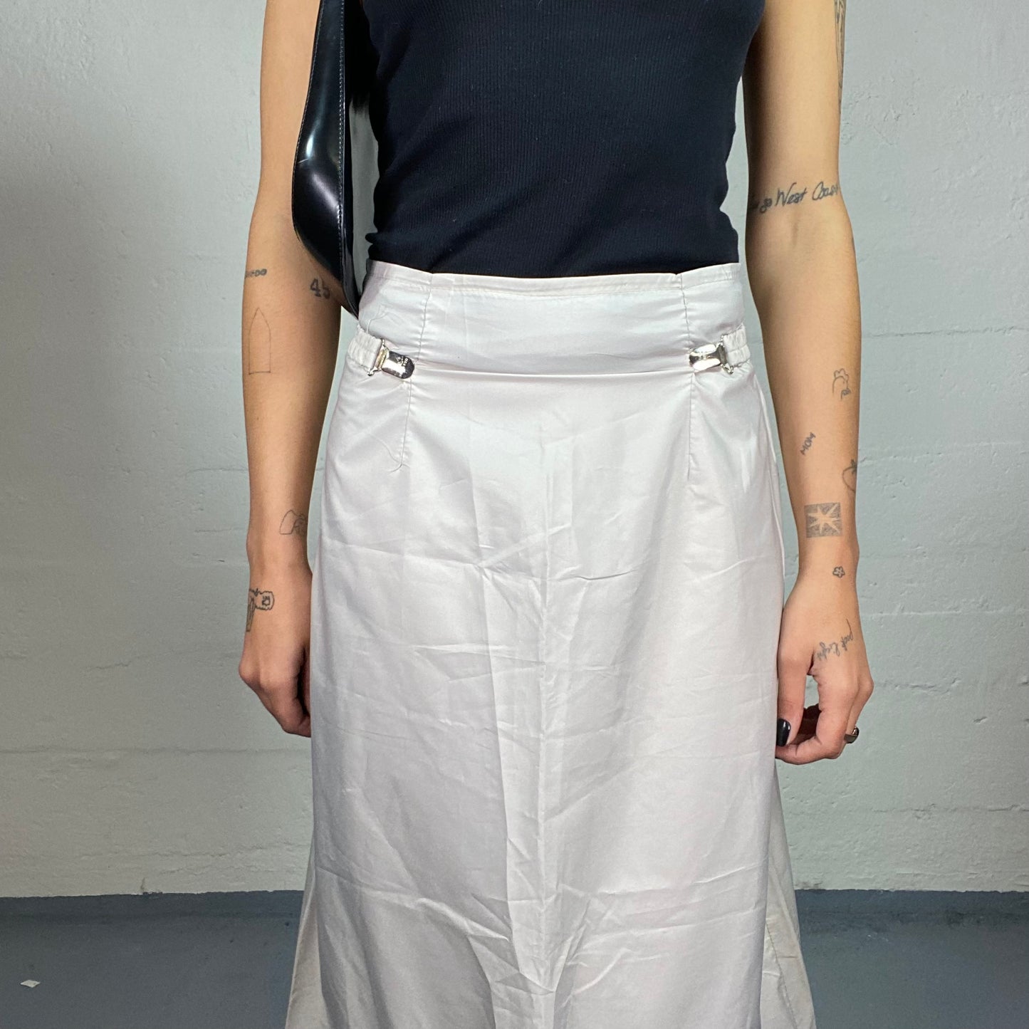 Vintage 2000's Cyber Silver Maxi Cargo Skirt with Ruffled Material (M)