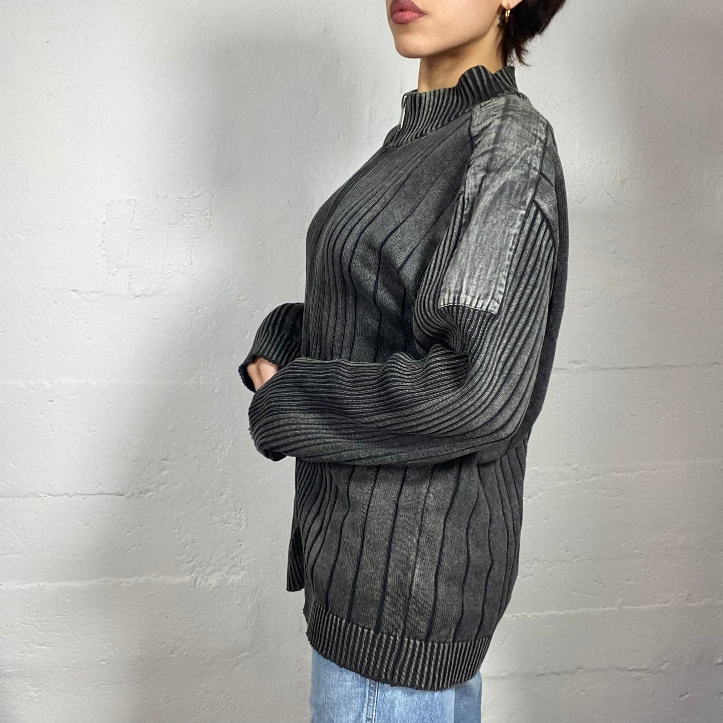 Vintage 2000's Sporty Black and Grey Ribbed Zip Up Jacket (M)