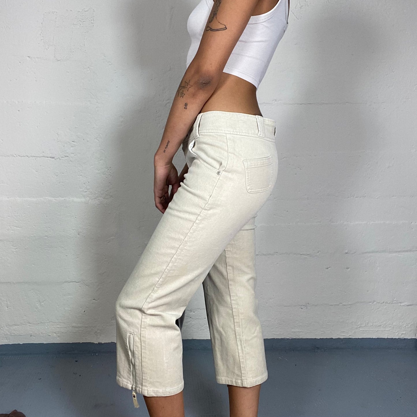 Vintage 2000's Archive Beige Straight Corduroy Capri Pants with Small Pocket Detail (S)