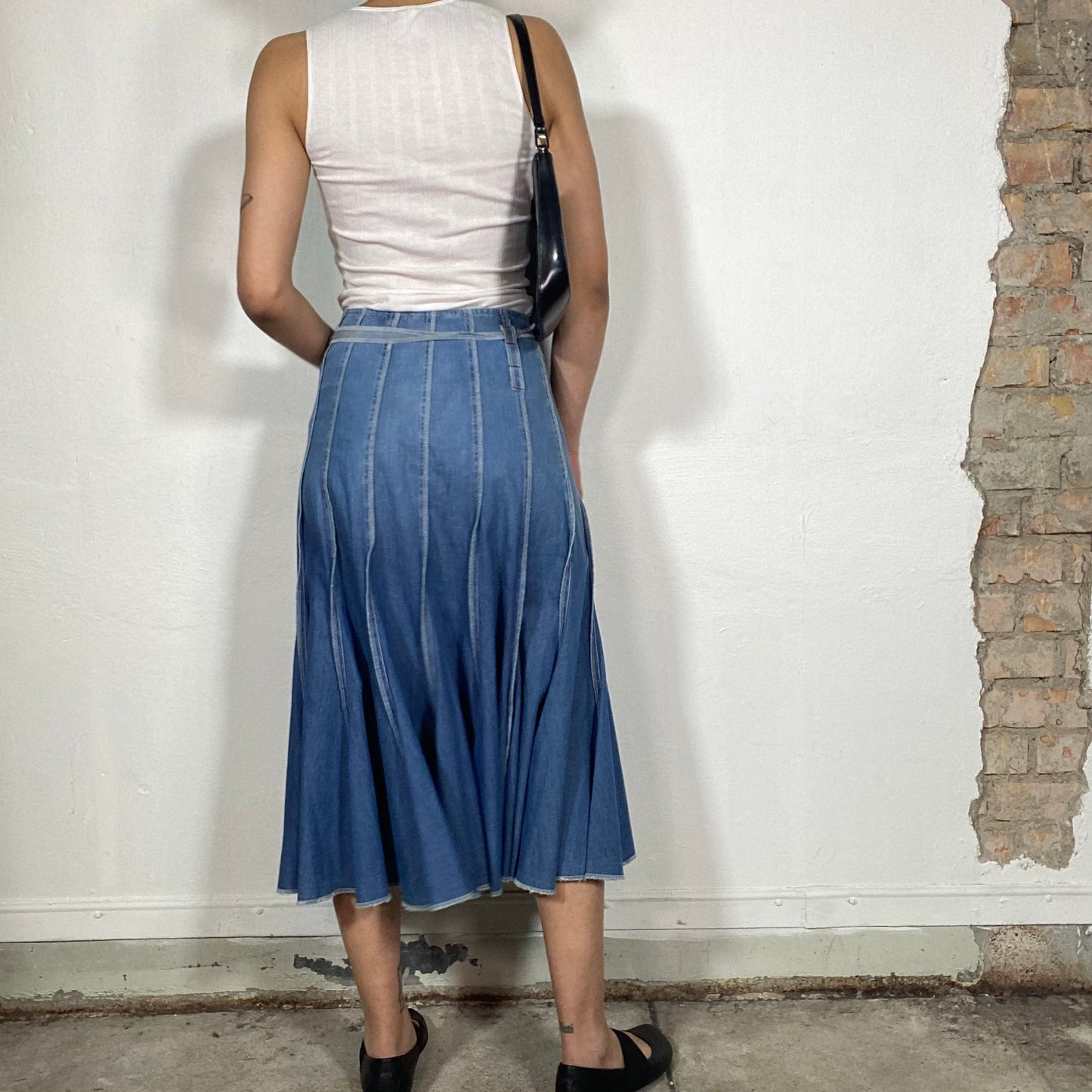 Vintage 2000's Downtown Girl Denim Maxi Skirt with Pleated Seam Details (S)