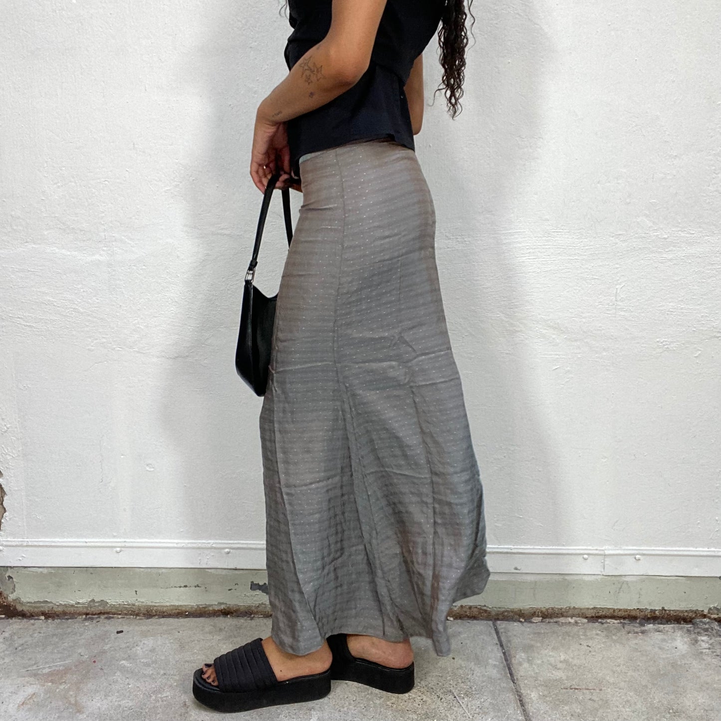 Vintage 2000's Rachel Green Grey Maxi Skirt with Textured Material (M)