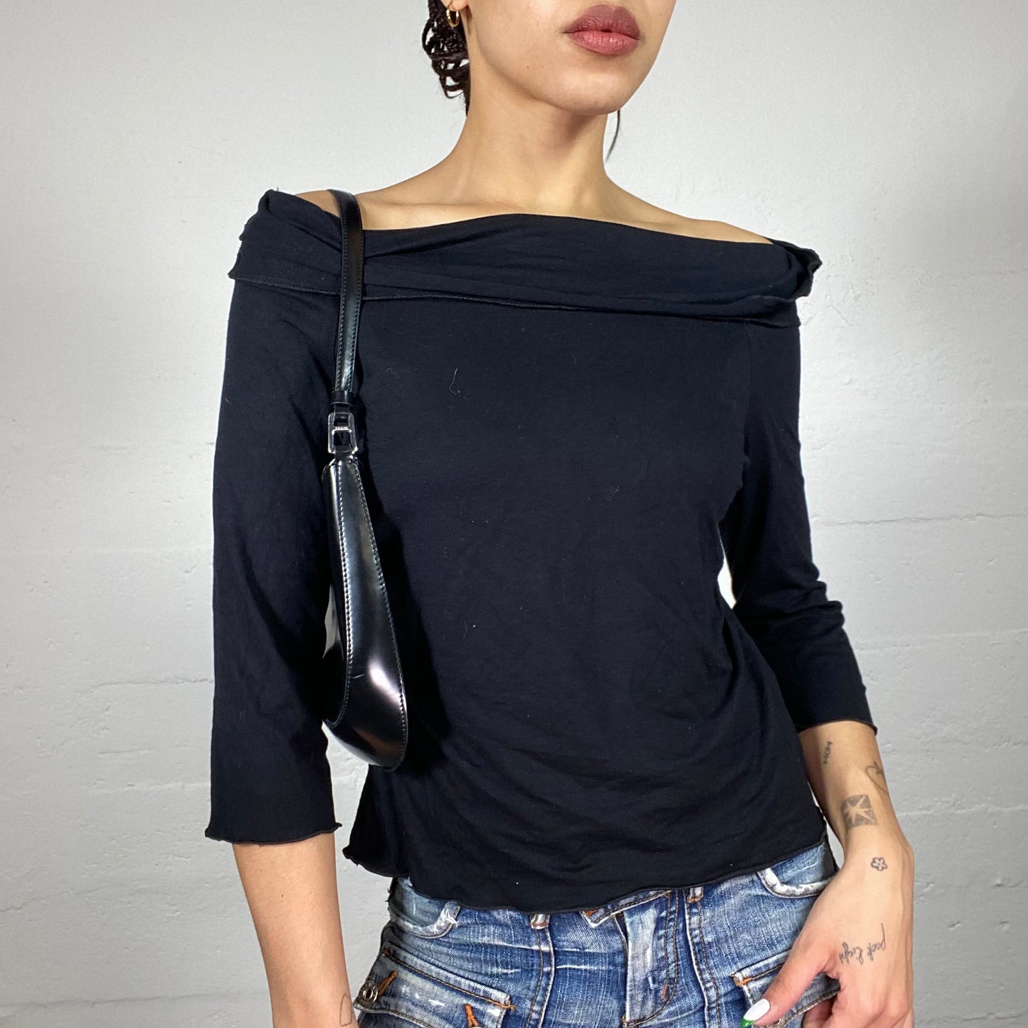 Vintage 2000's Coquette Black Off Shoulder Longsleeve Top (S)