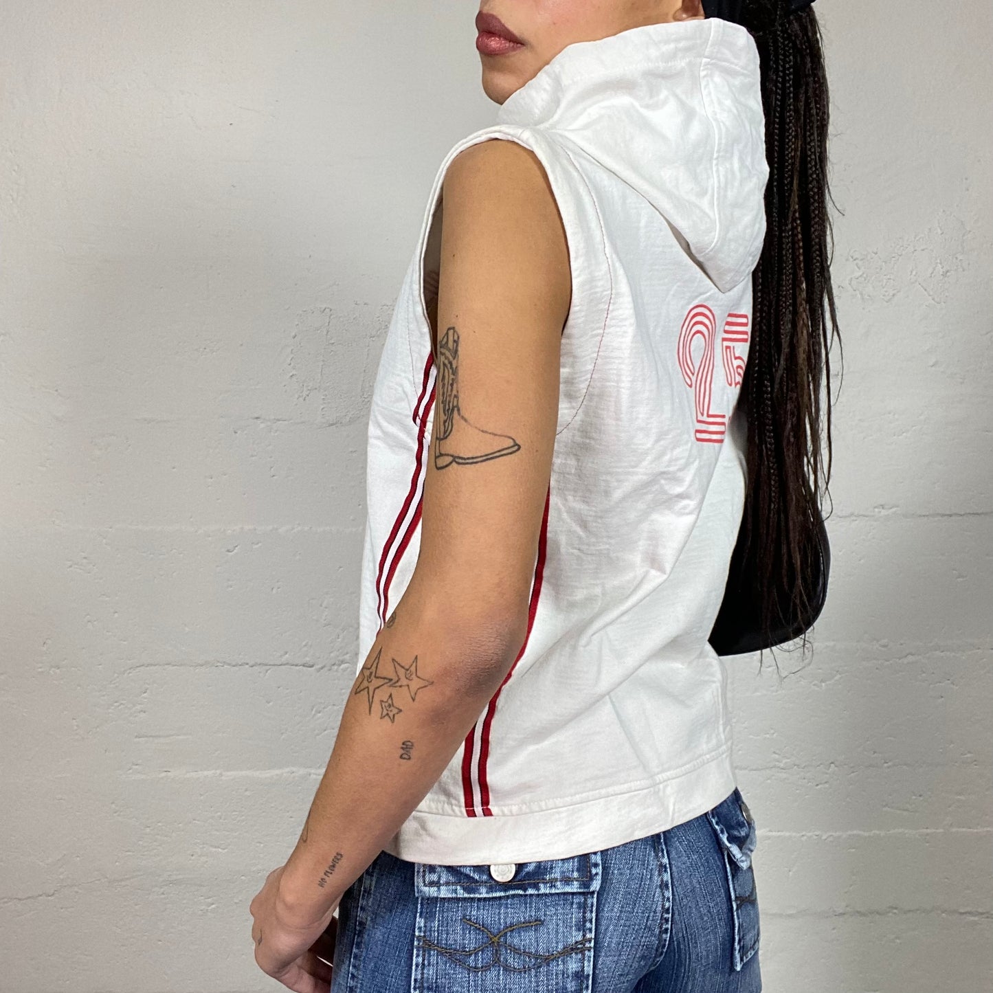 Vintage 2000's Sporty Wihite Vest With Hood and "25" Print (M)