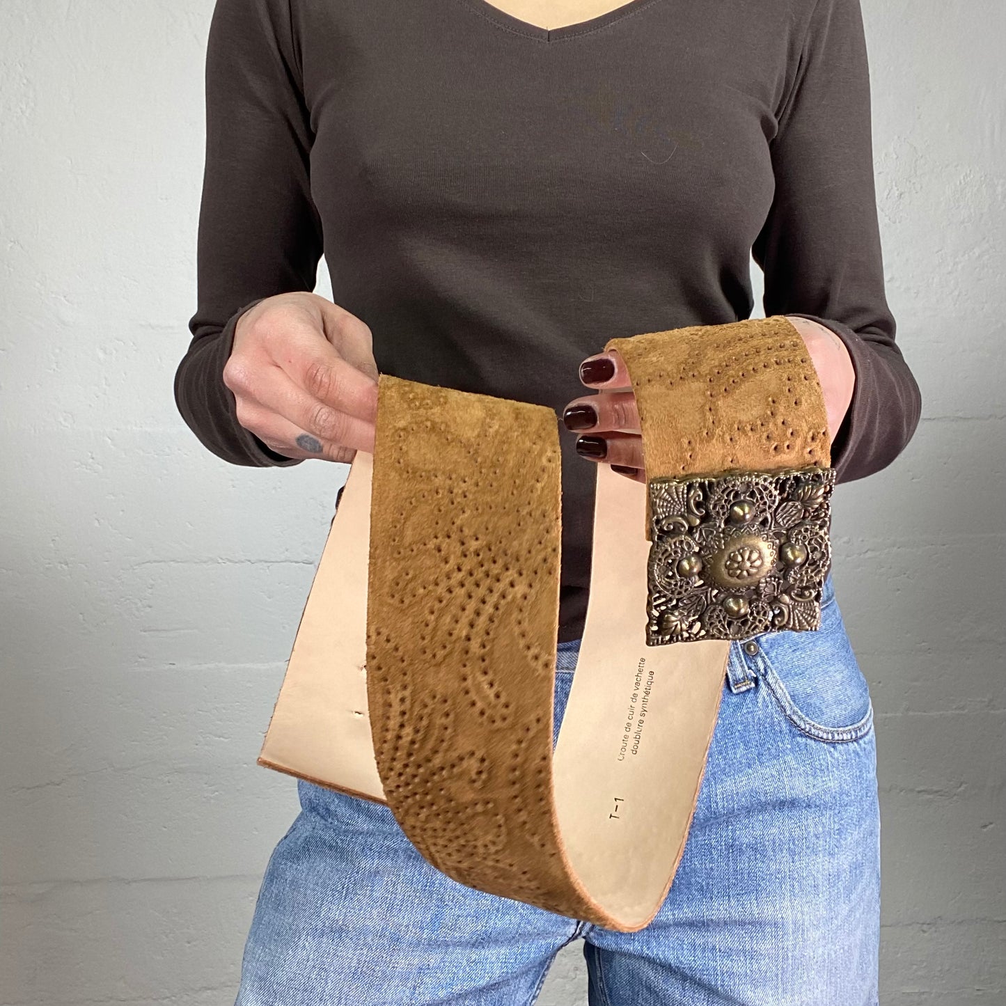 Vintage 2000's Cow-Girl Brown Leather Belt with Square Goldsmith Work Detail
