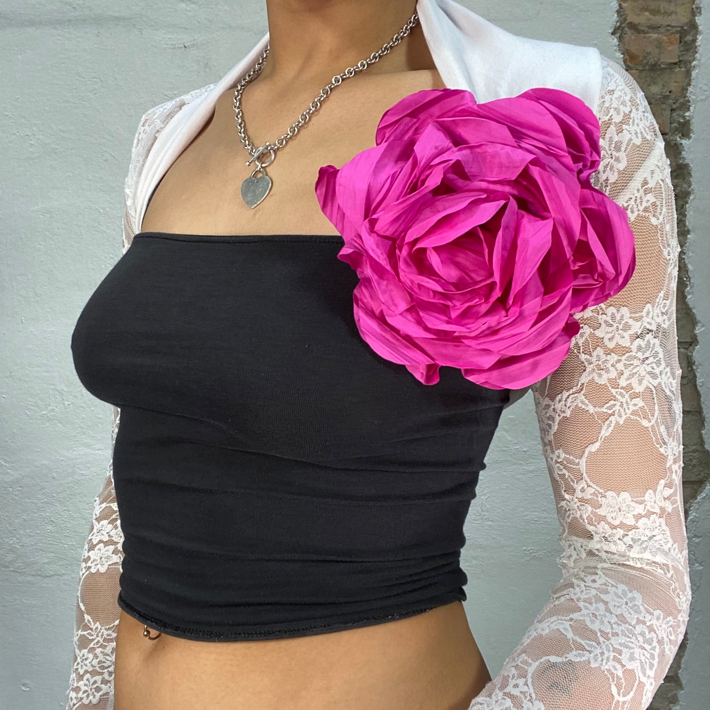 Vintage 2000's Dowtown Girl Pink Flower Clip On