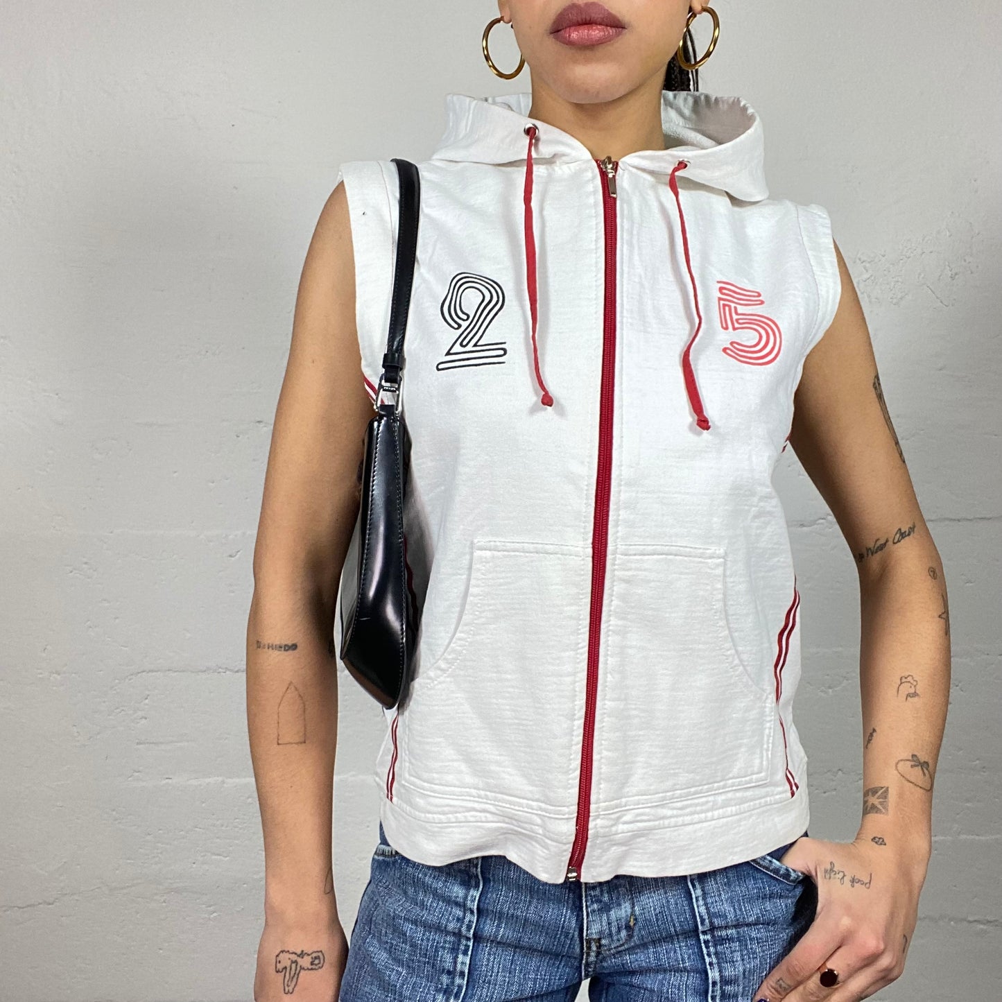 Vintage 2000's Sporty Wihite Vest With Hood and "25" Print (M)