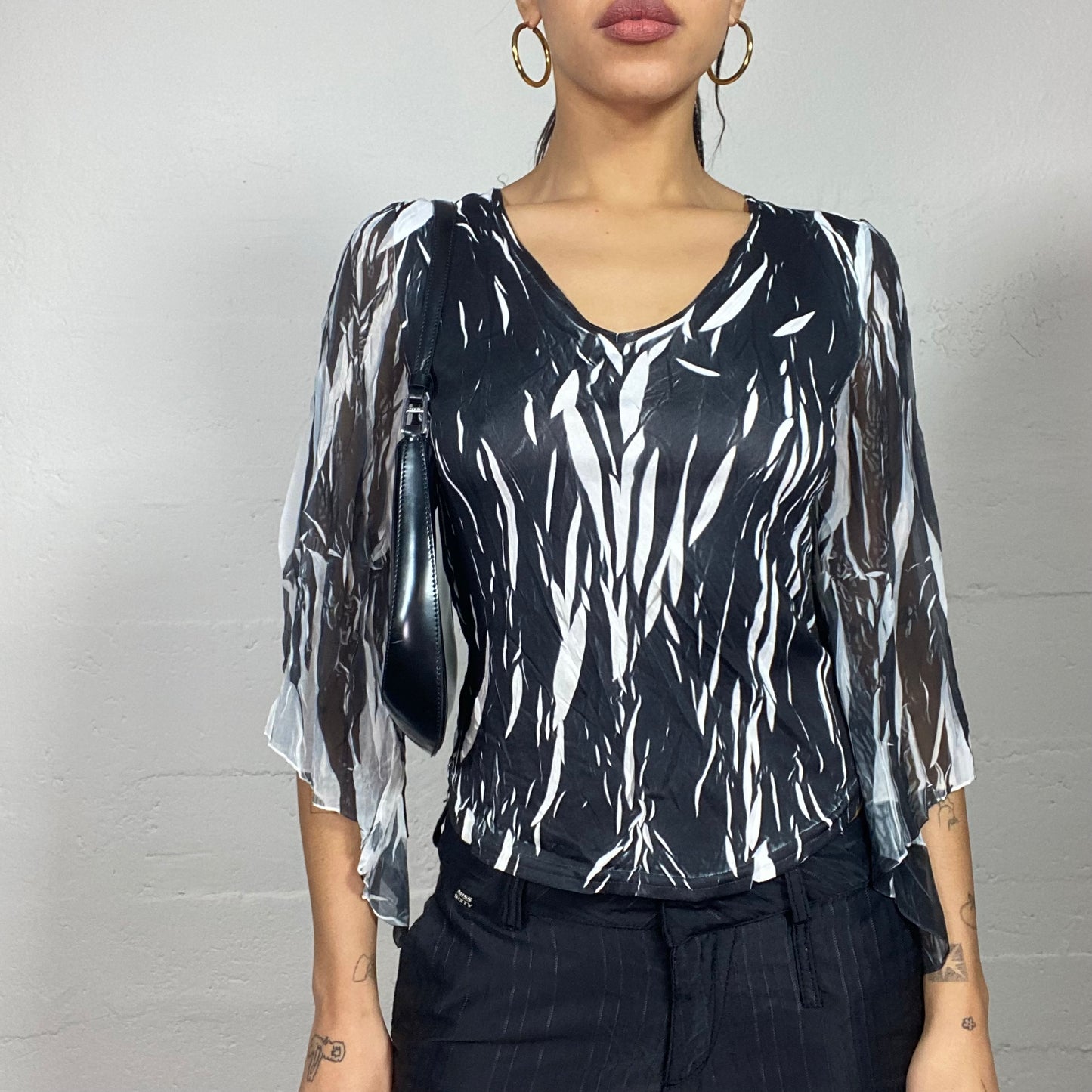 Vintage 2000's Indie Black & White Angel Longsleeve Blouse Top with Stripes-like Print (M)