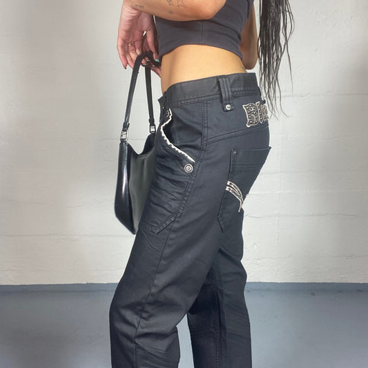 Vintage 2000's Bella Hadid Girl Black Low Waist Cargo Pants with Loose Leg Cut and Big Pockets Detail (S/M)