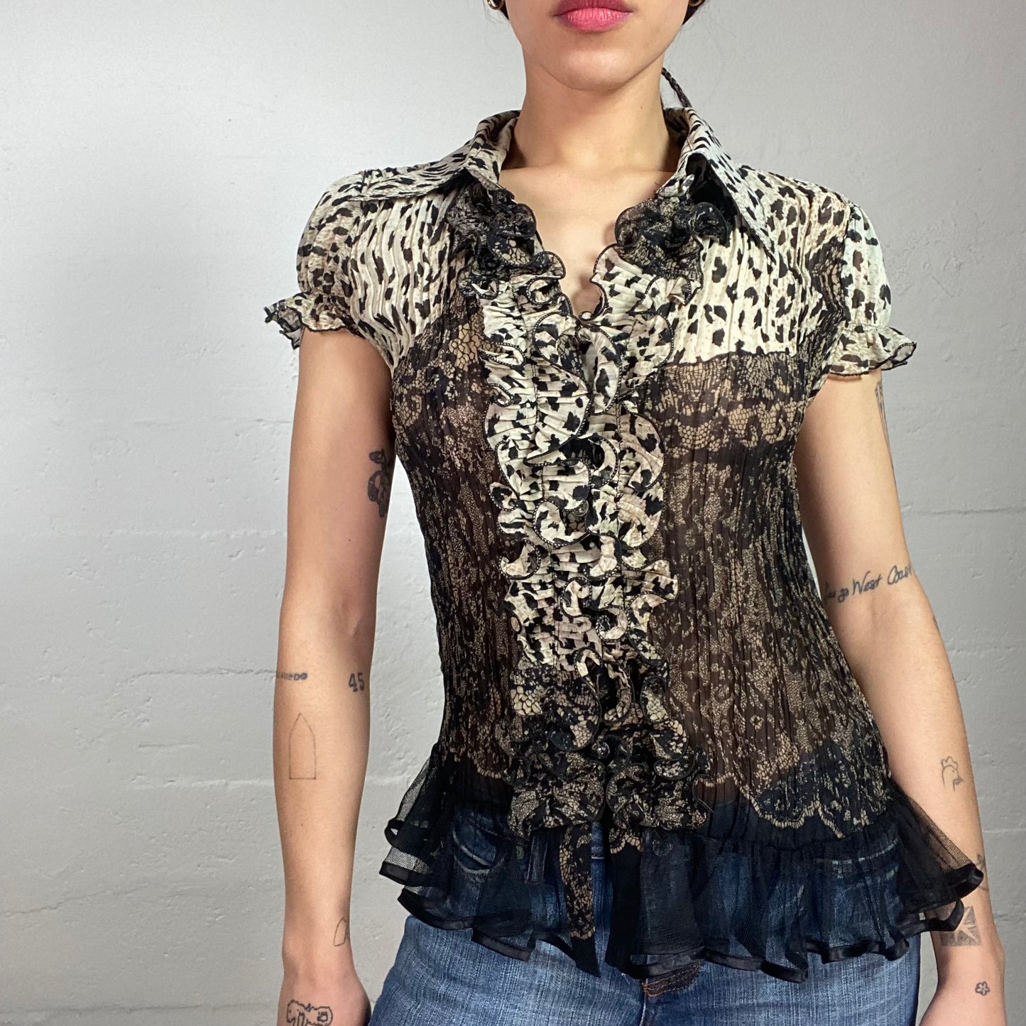 Vintage 2000's Mob Wife Brown Ombré Button Up Shirt with Cheetah Print and Frilled Neckline Detail (S)