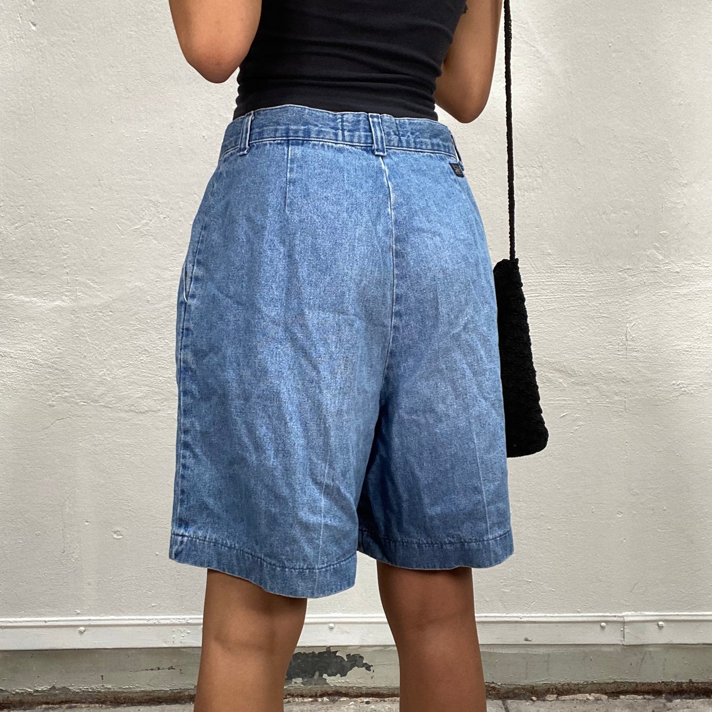 Vintage 2000's Lee Light Wash Denim Jorts with Pleated Details (S/M)