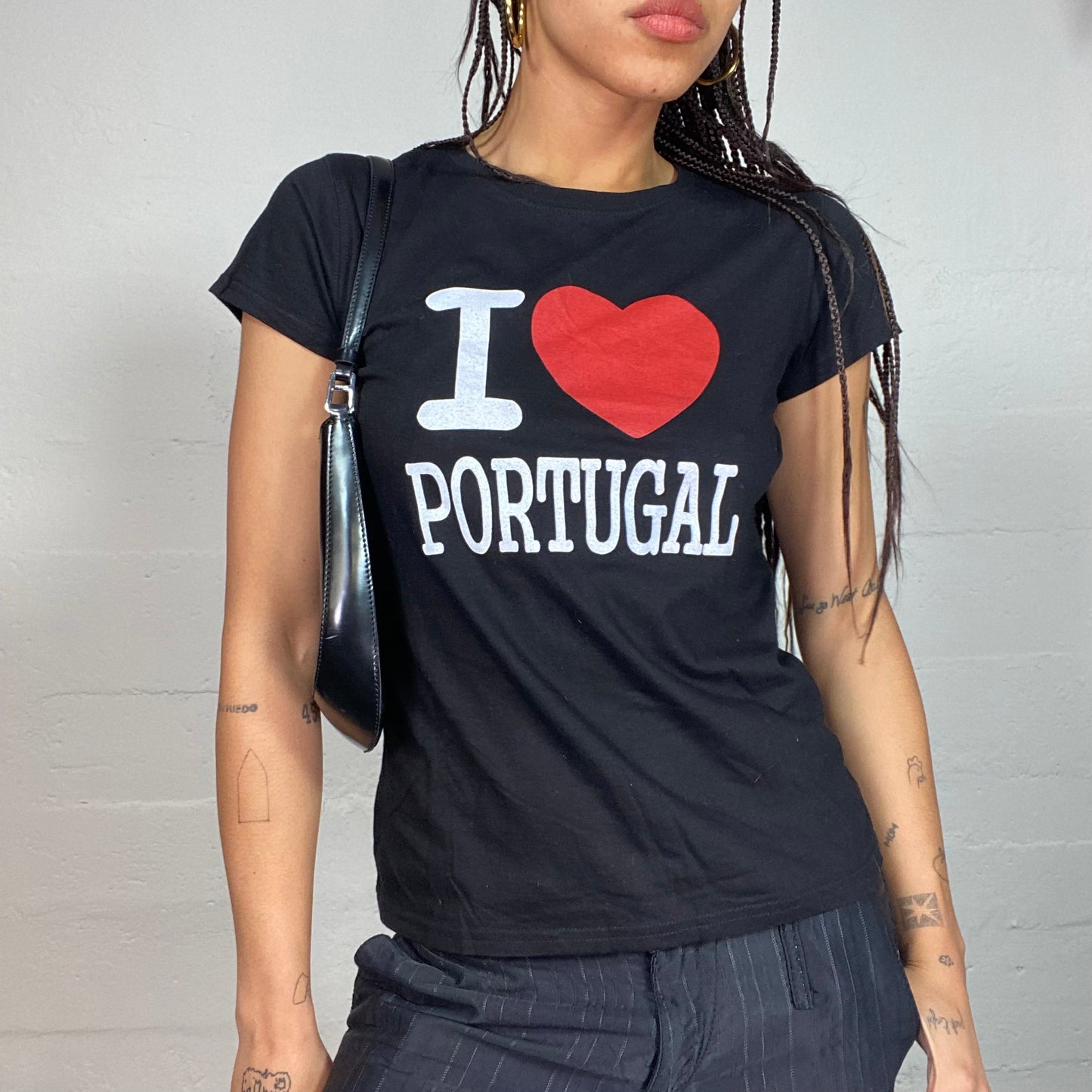 Vintage 2000's Sleaze Black Tee with "I <3 Portugal" Print (M)