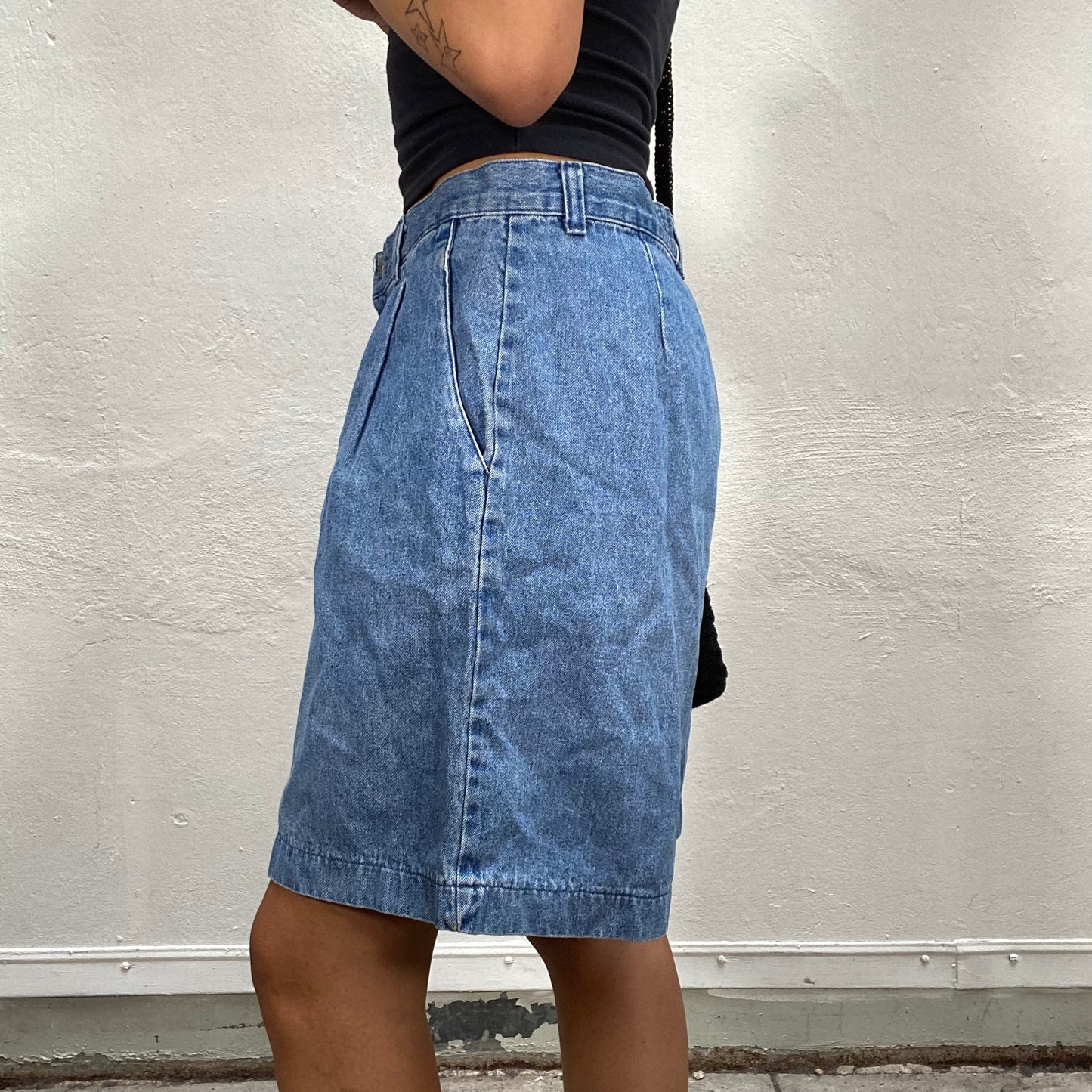 Vintage 2000's Lee Light Wash Denim Jorts with Pleated Details (S/M)