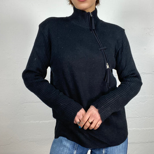 Vintage 2000's Sporty Black Asymmetric Zip Up Knitted Sweater (M)