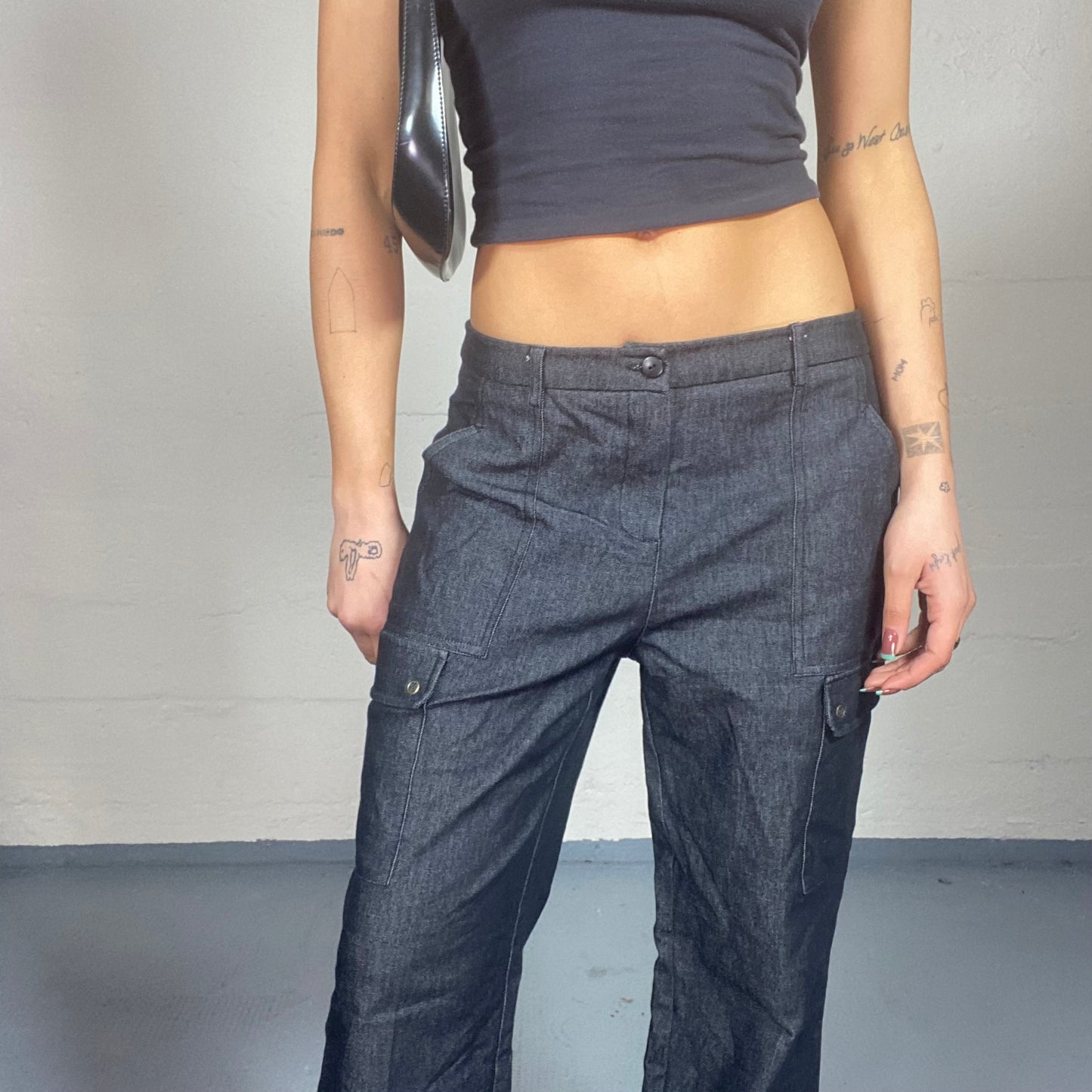 Vintage 2000's Bella Hadid Girl Black Low Waist Office Pants with Loose Leg Cut (M)