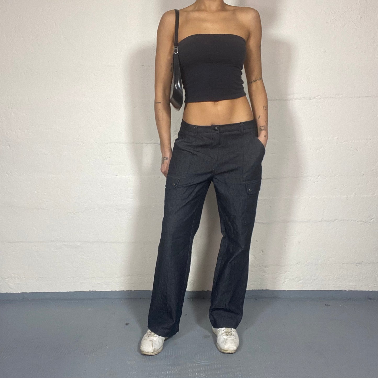 Vintage 2000's Bella Hadid Girl Black Low Waist Office Pants with Loose Leg Cut (M)