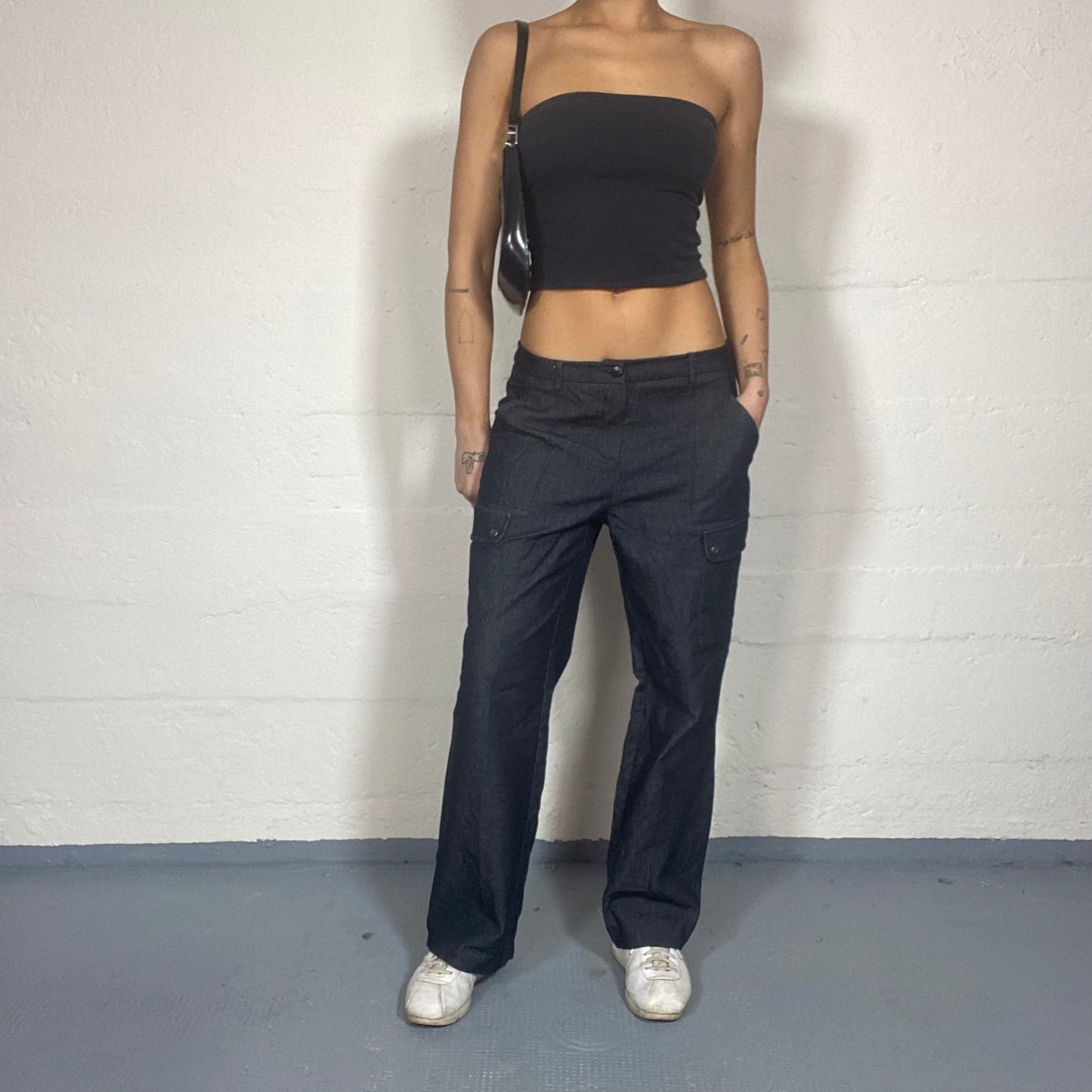 Vintage 2000's Bella Hadid Girl Black Low Waist Office Pants with Loose Leg Cut (M)