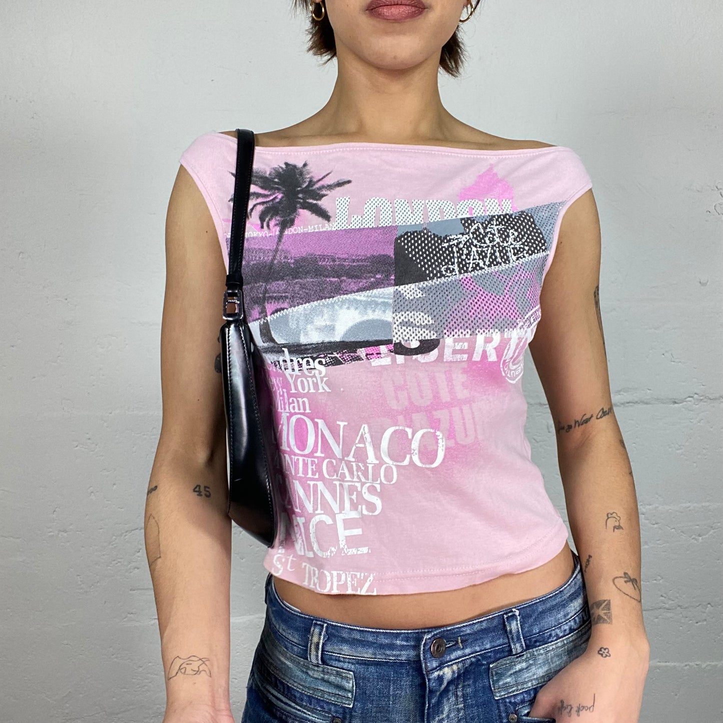 Vintage 2000's Downtown Girl Pink Maille Crop Top with Skyline Print (S)