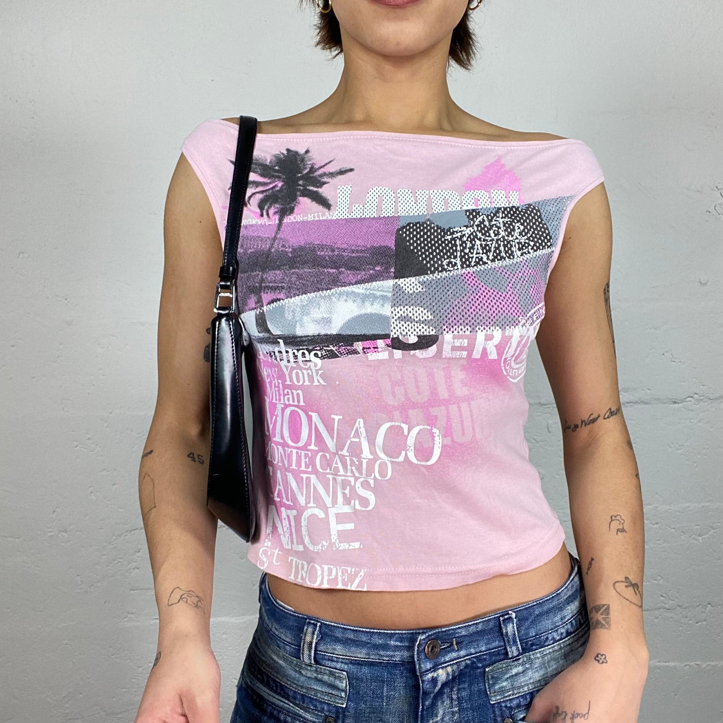 Vintage 2000's Downtown Girl Pink Maille Crop Top with Skyline Print (S)
